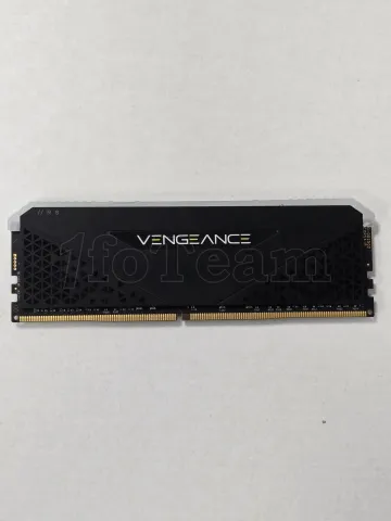 Photo de Barrette mémoire 16Go DIMM DDR4 Corsair Vengeance RS RGB  3200Mhz (Noir) - SN 214503128439299 - ID 211267