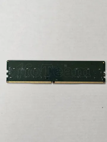 Photo de Barrette mémoire 16Go DIMM DDR4 Crucial  3200Mhz (Vert) - SN S802C1C2346E687D1BA - ID 211367