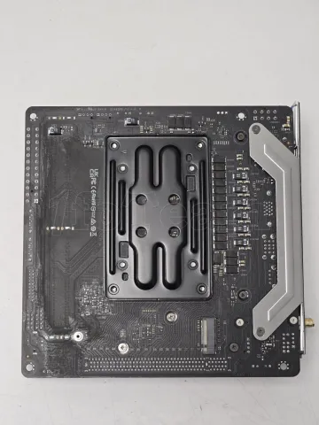 Photo de Carte Mère ASRock B650I Phantom Gaming Lightning (AM5) Mini ITX - SN H6M0XB125678 - ID 211251