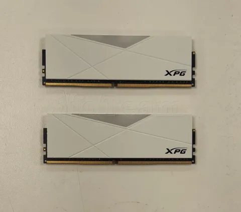 Photo de Kit Barrettes mémoire 16Go (2x8Go) DIMM DDR4 Adata XPG SpectriX D50 RGB  3600Mhz (Blanc) - SN 2N4100210491/2N4100210515 - ID 209654