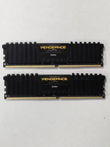 Photo de Kit Barrettes mémoire 32Go (2x16Go) DIMM DDR4 Corsair Vengeance LPX  3600Mhz (Noir) - SN A4WZT434056HXH - ID 211286