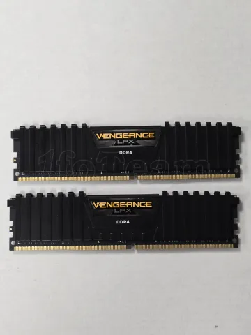 Photo de Kit Barrettes mémoire 32Go (2x16Go) DIMM DDR4 Corsair Vengeance LPX  3600Mhz (Noir) - SN A4WZT43611MVRO - ID 211262