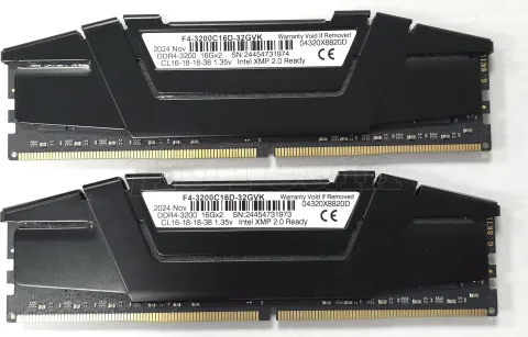 Photo de Kit Barrettes mémoire 32Go (2x16Go) DIMM DDR4 G.Skill RipJaws V  3200Mhz (Noir) - SN 24454731973/74 - ID 213673