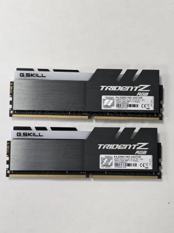 Photo de Kit Barrettes mémoire 32Go (2x16Go) DIMM DDR4 G.Skill Trident Z RGB 3200Mhz (Noir) - SN 24393941591/92 - ID 211284