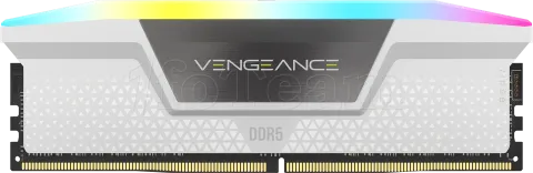 Photo de Kit Barrettes mémoire 32Go (2x16Go) DIMM DDR5 Corsair Vengeance RGB 6000MHz (Blanc)