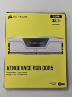 Photo de Kit Barrettes mémoire 32Go (2x16Go) DIMM DDR5 Corsair Vengeance RGB 6400MHz CL36 (Blanc) - SN A8MFT4371A0R8H - ID 211264