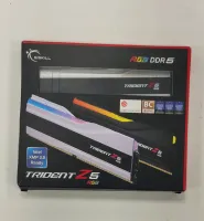 Photo de Kit Barrettes mémoire 32Go (2x16Go) DIMM DDR5 G.Skill Trident Z5 RGB 6800MHz (Argent) - SN 24323143497/98 - ID 208943