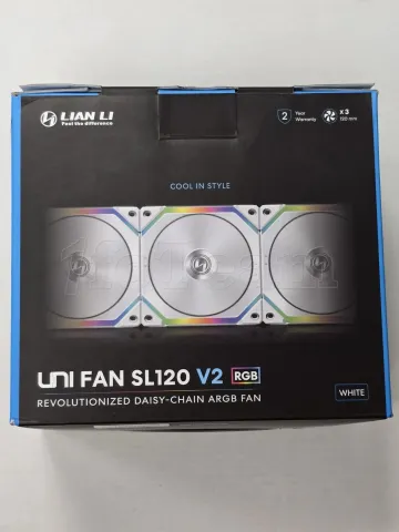 Photo de Lot de 3 Ventilateurs de boitier Lian Li Uni Fan SL V2 RGB - 12cm (Blanc) - ID 211387