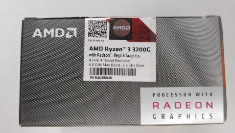 Photo de Processeur AMD Ryzen 3 3200G (4.0 Ghz) AM4 - SN 9LQ8227R40359 - ID 213367