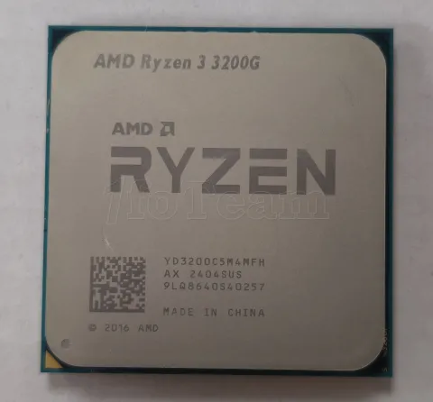 Photo de Processeur AMD Ryzen 3 3200G (4.0 Ghz) AM4 - SN 9LQ8640S40257 - ID 213368