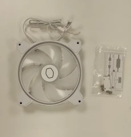 Photo de Ventilateur de boitier Cooler Master MasterFan MF Halo² RGB - 14cm (Blanc) - SN MFLB4DW16NP2R21233900074 - ID 208308