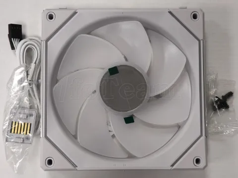 Photo de Ventilateur de boitier Lian Li Uni Fan SL-Infinity Reverse RGB - 14cm (Blanc) - ID 213696