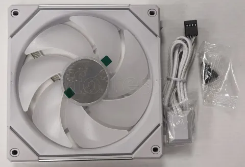 Photo de Ventilateur de boitier Lian Li Uni Fan SL-Infinity RGB - 14cm (Blanc) - ID 213676