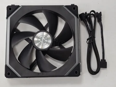 Photo de Ventilateur de boitier Lian Li Uni Fan SL V2 RGB - 14cm (Noir) - ID 211384