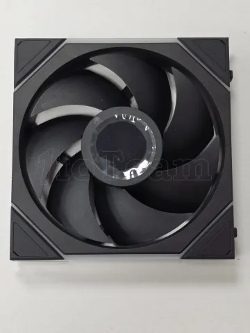 Photo de Ventilateur de boitier Lian Li Uni Fan TL LCD RGB - 14cm (Noir) - ID 211386