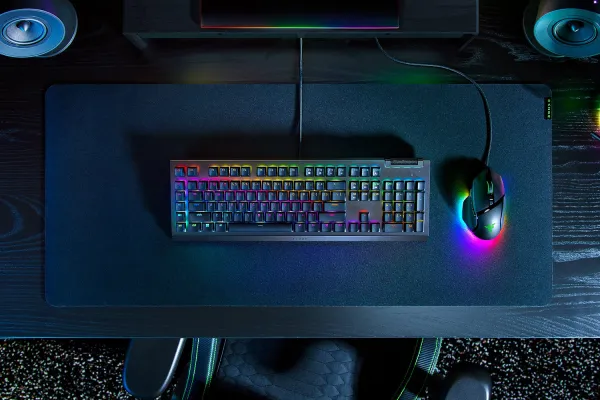 Le Razer BlackWidow V4 X RGB (Noir) est doté d'un éclairage RGB entièrement personnalisable, vous permettant de créer un setup gaming unique et immersif.